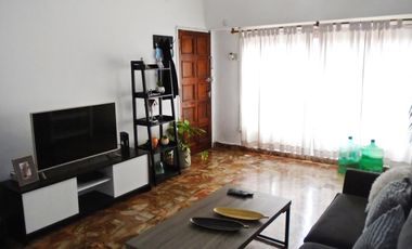 VENTA CASA MULTIFAMILIAR EN VILLA ADELINA