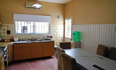 VENTA CASA MULTIFAMILIAR EN VILLA ADELINA