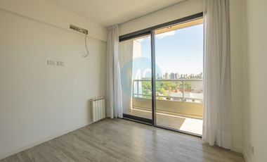 Piso de 4 ambientes con quincho, terraza y jacuzzi privados a estrenar, amenities cochera