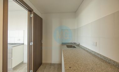 Piso de 4 ambientes con quincho, terraza y jacuzzi privados a estrenar, amenities cochera