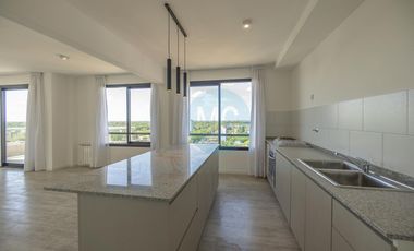 Piso de 4 ambientes con quincho, terraza y jacuzzi privados a estrenar, amenities cochera