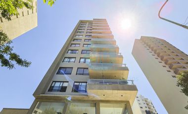 Piso de 4 ambientes con quincho, terraza y jacuzzi privados a estrenar, amenities cochera