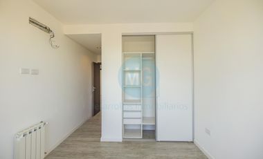 Piso de 4 ambientes con quincho, terraza y jacuzzi privados a estrenar, amenities cochera