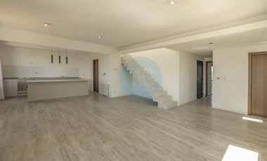 Piso de 4 ambientes con quincho, terraza y jacuzzi privados a estrenar, amenities cochera
