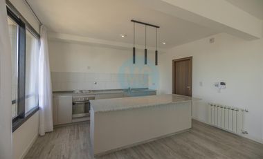 Piso de 4 ambientes con quincho, terraza y jacuzzi privados a estrenar, amenities cochera