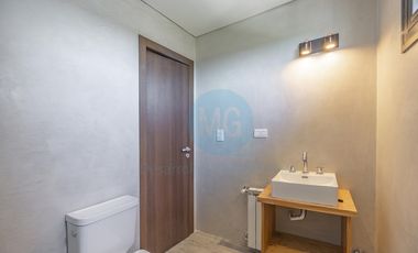 Piso de 4 ambientes con quincho, terraza y jacuzzi privados a estrenar, amenities cochera