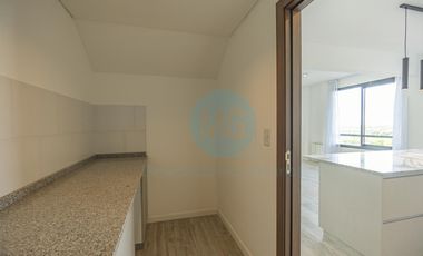 Piso de 4 ambientes con quincho, terraza y jacuzzi privados a estrenar, amenities cochera