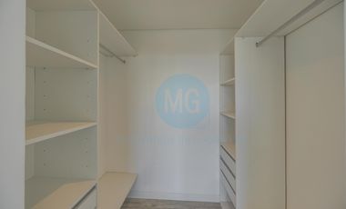 Piso de 4 ambientes con quincho, terraza y jacuzzi privados a estrenar, amenities cochera