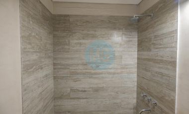 Piso de 4 ambientes con quincho, terraza y jacuzzi privados a estrenar, amenities cochera