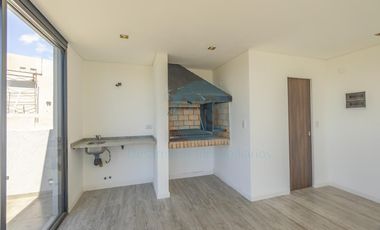 Piso de 4 ambientes con quincho, terraza y jacuzzi privados a estrenar, amenities cochera