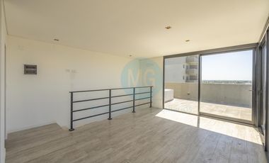 Piso de 4 ambientes con quincho, terraza y jacuzzi privados a estrenar, amenities cochera