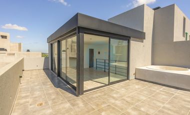 Piso de 4 ambientes con quincho, terraza y jacuzzi privados a estrenar, amenities cochera