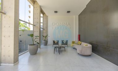 Piso de 4 ambientes con quincho, terraza y jacuzzi privados a estrenar, amenities cochera
