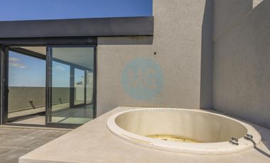 Piso de 4 ambientes con quincho, terraza y jacuzzi privados a estrenar, amenities cochera