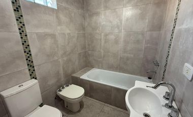 Av. Rosales 800. 2 ambientes en venta. Con. Cochera. Remedios de Escalada.