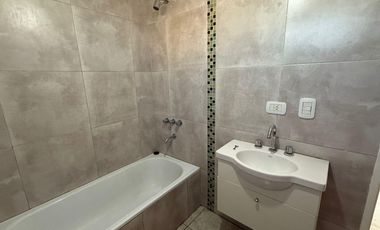 Av. Rosales 800. 2 ambientes en venta. Con. Cochera. Remedios de Escalada.