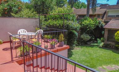 VENTA CASA DE 6 AMBIENTES EN OLIVOS