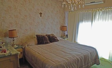 VENTA CASA DE 6 AMBIENTES EN OLIVOS