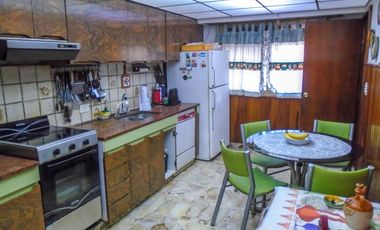 VENTA CASA DE 6 AMBIENTES EN OLIVOS