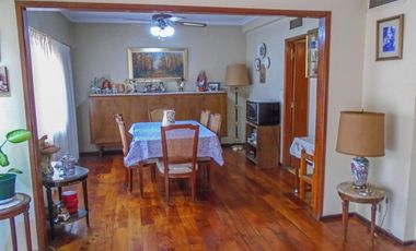 VENTA CASA DE 6 AMBIENTES EN OLIVOS