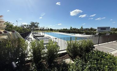 Terreno central en venta en Los Cardos