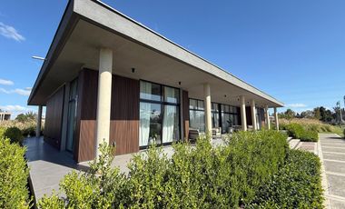 Terreno central en venta en Los Cardos