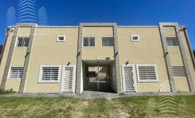 Departamento 2 ambientes, planta baja c/cochera!!