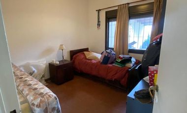 Casa en  Venta  -Nilo Pecanha 7794 Quinta de Arguello- 4 dormitorios