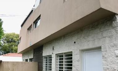 12 de Octubre 240 - Monte Grande