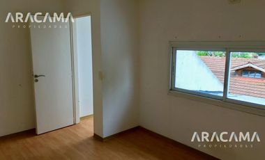 12 de Octubre 240 - Monte Grande