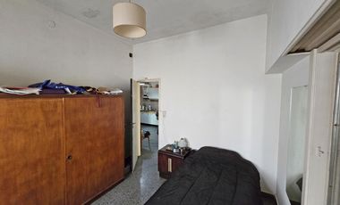 VENTA CASA DE 4 AMBIENTES EN VILLA ADELINA