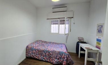 VENTA CASA DE 4 AMBIENTES EN VILLA ADELINA