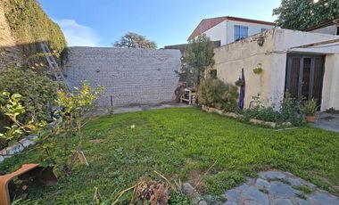 VENTA CASA DE 4 AMBIENTES EN VILLA ADELINA