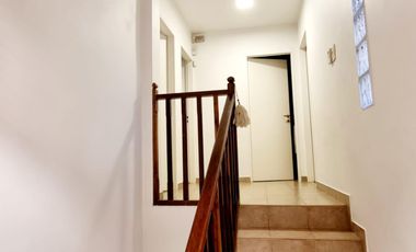 Triplex con patio y pileta en venta en Ituzaingo