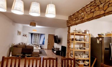 Triplex con patio y pileta en venta en Ituzaingo