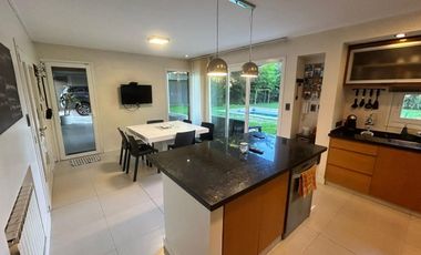 CASA EN VENTA VILLA ELISA 3 DORMITORIOS PATIO Y PILETA