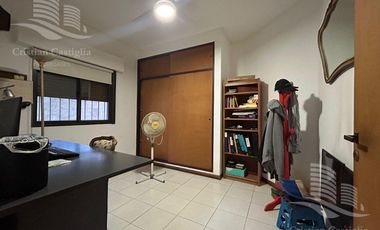 Casa de 2 Plantas con Jardin a la Venta / Boulogne - San Isidro