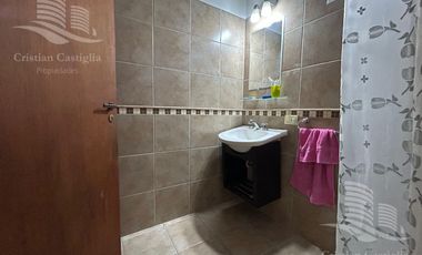 Casa de 2 Plantas con Jardin a la Venta / Boulogne - San Isidro