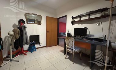 Casa de 2 Plantas con Jardin a la Venta / Boulogne - San Isidro