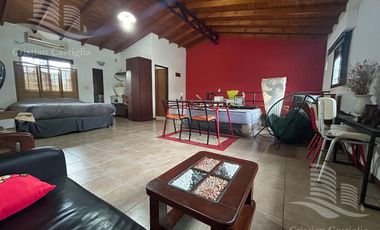 Casa de 2 Plantas con Jardin a la Venta / Boulogne - San Isidro