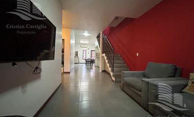 Casa de 2 Plantas con Jardin a la Venta / Boulogne - San Isidro