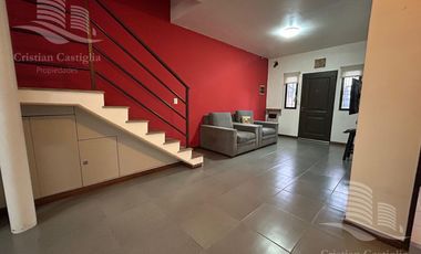 Casa de 2 Plantas con Jardin a la Venta / Boulogne - San Isidro