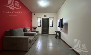 Casa de 2 Plantas con Jardin a la Venta / Boulogne - San Isidro