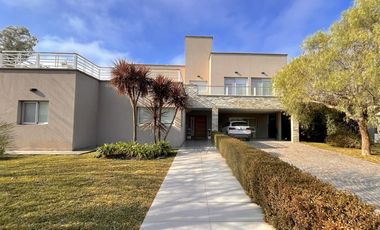 Casa en Fincas de Iraola II