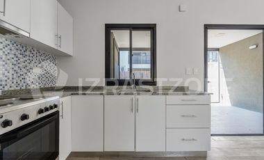 Duplex de tres dormitorios y jardín en Cañada Village I