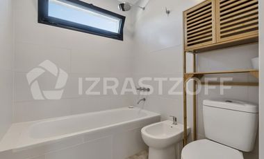 Duplex de tres dormitorios y jardín en Cañada Village I