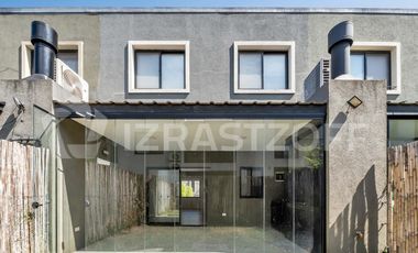 Duplex de tres dormitorios y jardín en Cañada Village I