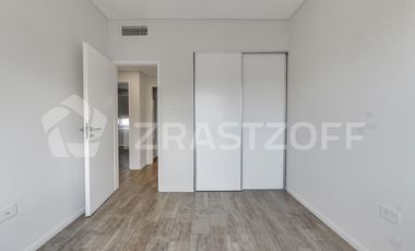 Duplex de tres dormitorios y jardín en Cañada Village I