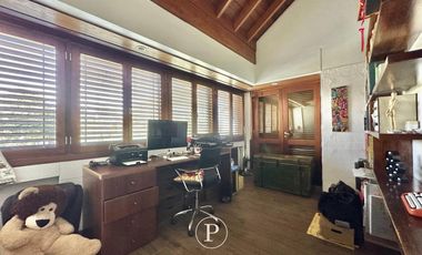 Casa de 5 ambientes con jardín y piscina en Divino Rostro