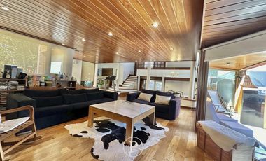 Casa de 5 ambientes con jardín y piscina en Divino Rostro